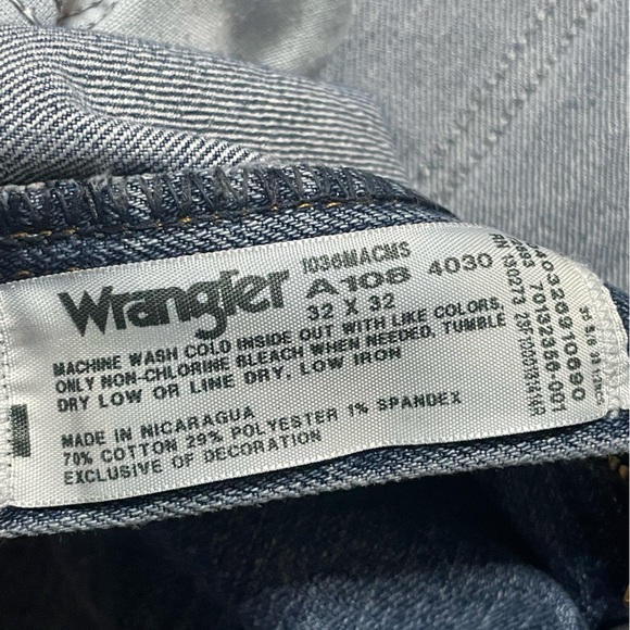 WRANGLER MEN'S MEDIUM WASH HIGH RISE ORIGINAL COWBOY BOOTCUT JEANS 32X32 - Picture 8 of 9